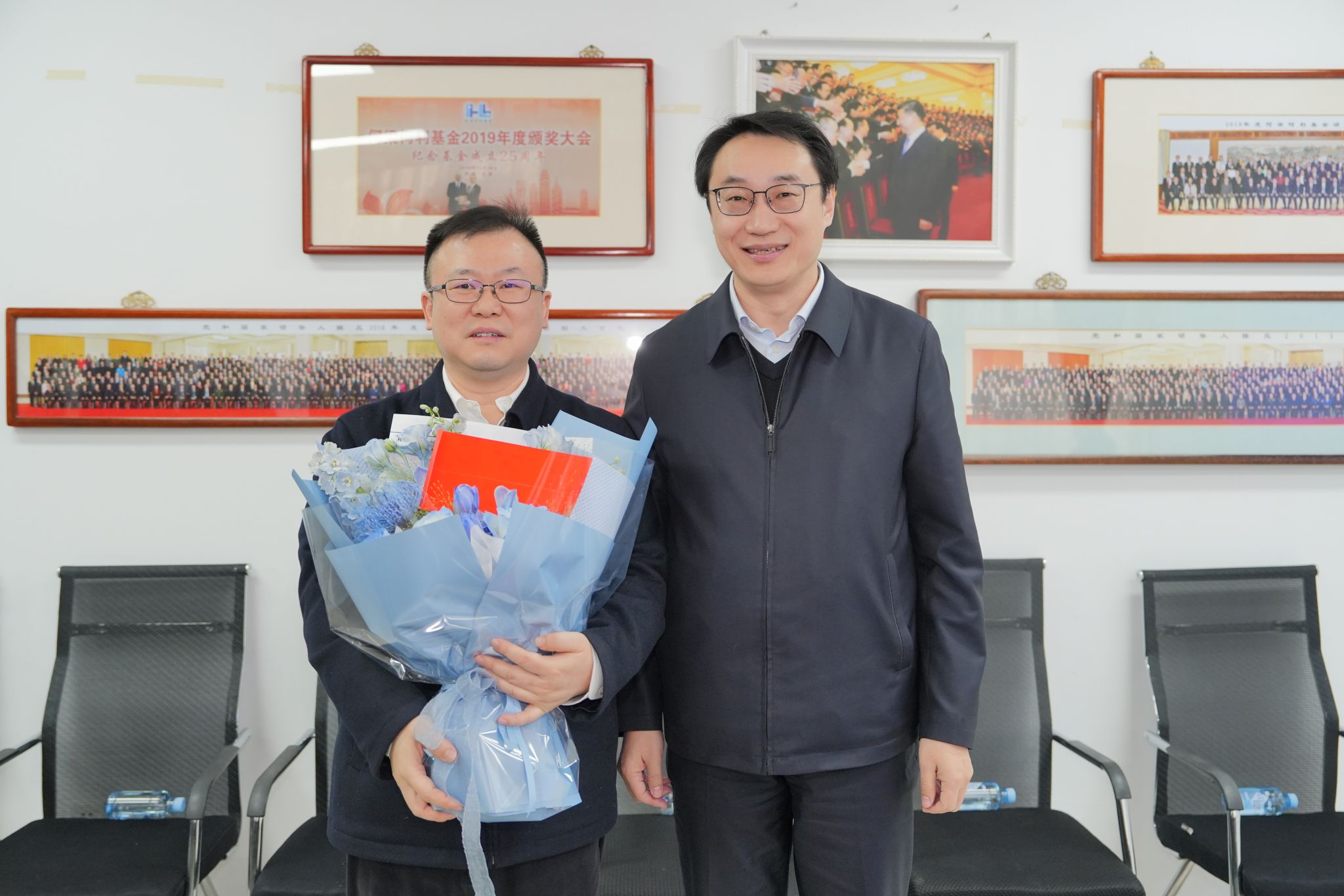 黄和院士02月02日校领导带队走访校友和合作单位02月07日校领导春节